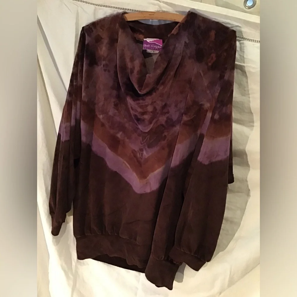 Two piece vintage, velour lounge suit by Carole Dolighan Size large - Picture 4 of 7